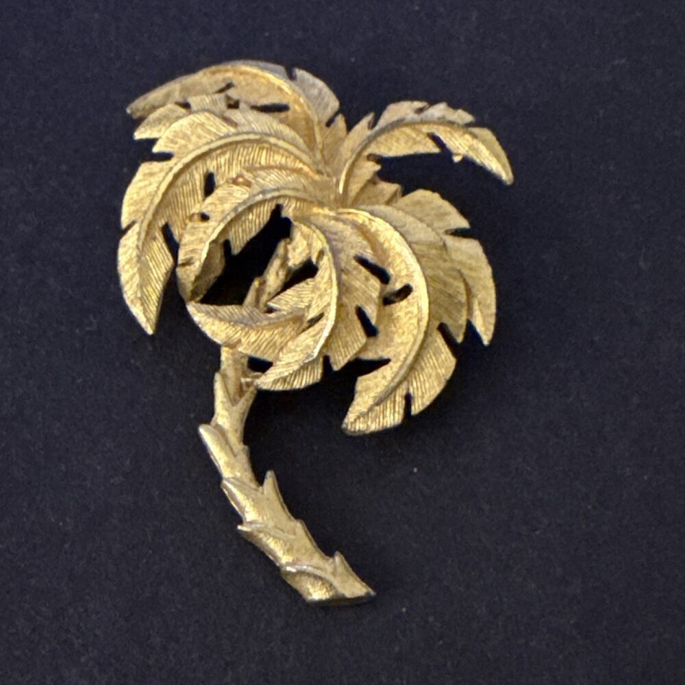 Vintage Gold Tone Estate Costume Jewelry Tropical Palm Tree Brooch Pin Chunky